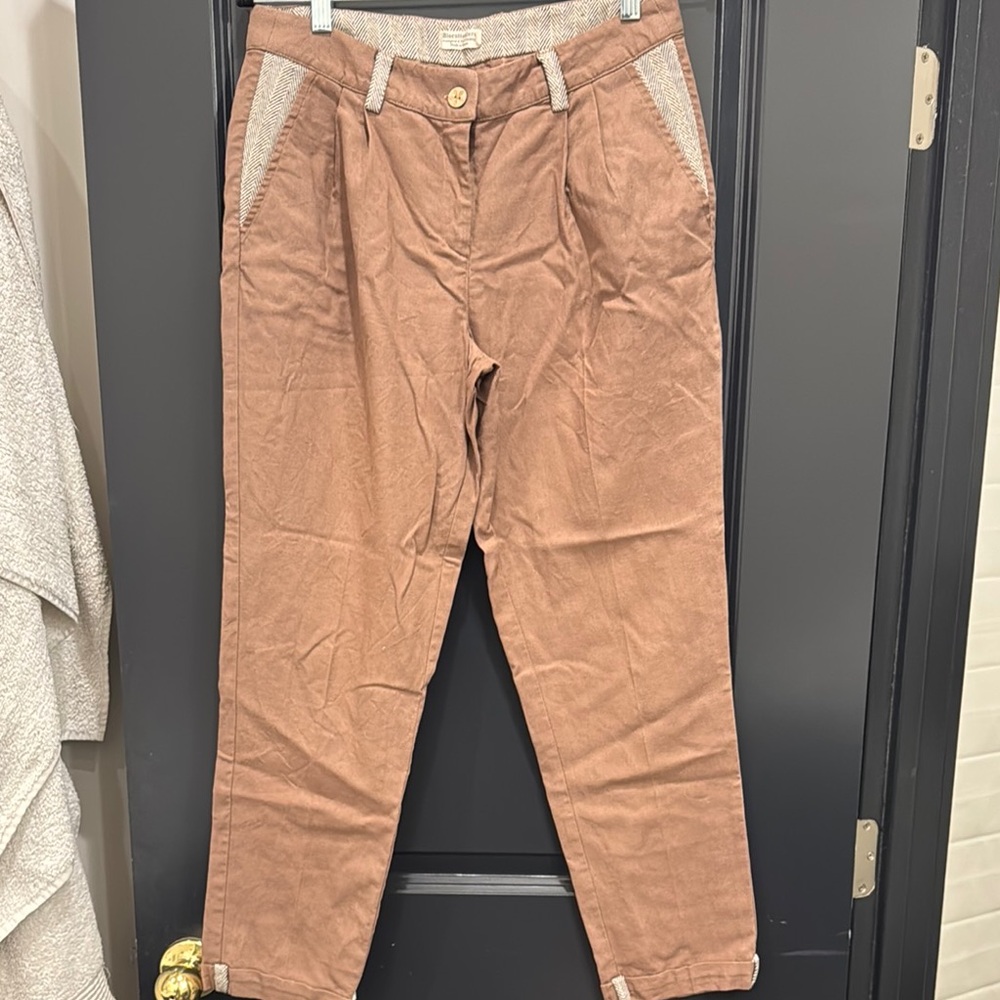 Brown Chinos with Relaxed Fit and Pleats